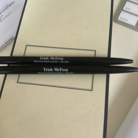 Trish McEvoy NWT Precision Brow Shaper Pencil with Brush - Natural Long Wear x 1 - Picture 4 of 7